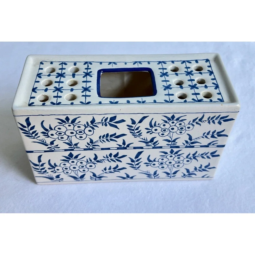 Royal Goedewaagen Delft Blue White Flower Brick Frog Williamsburg Holland